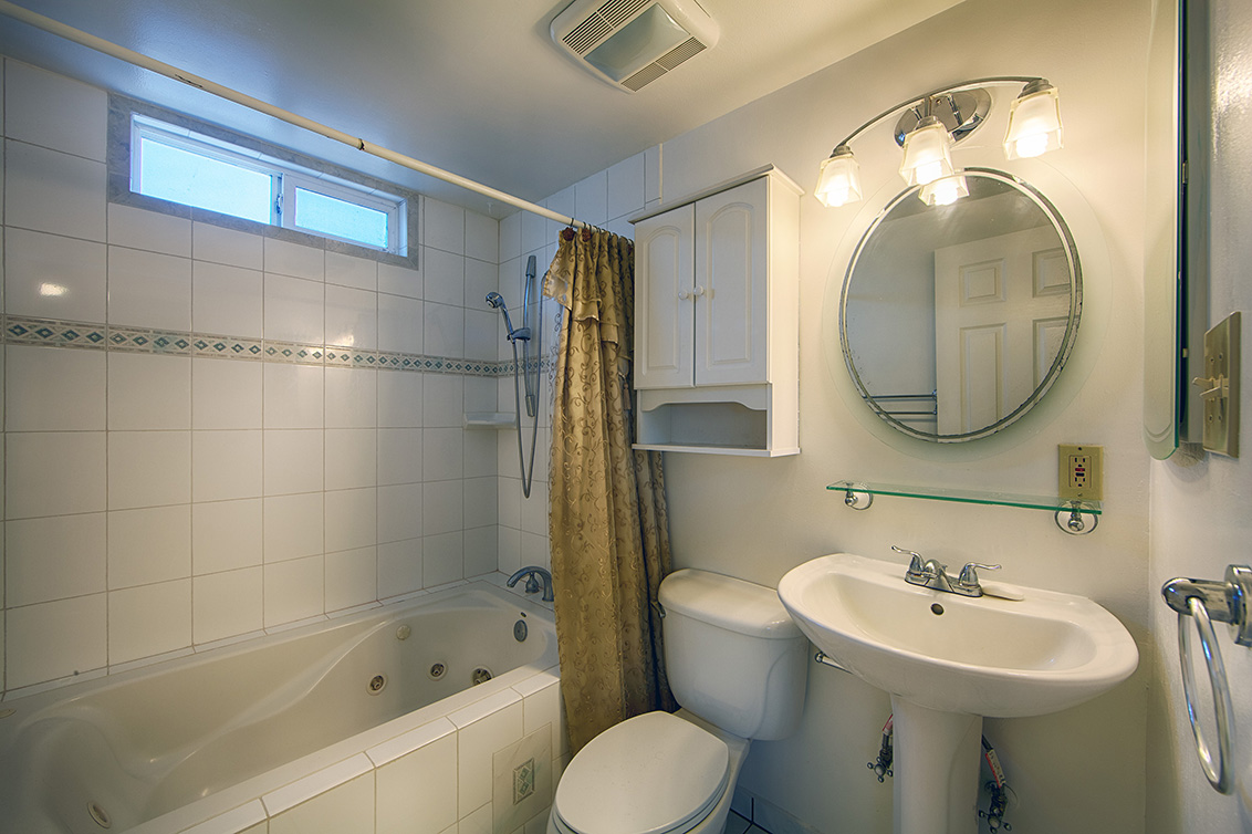 Master Bath (A) picture - 1723 Queens Crossing Dr, San Jose 95132