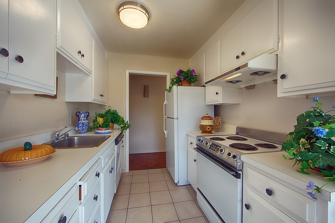 Kitchen (B) Picture - 255 S Rengstorff Ave 134, Mountain View 94040 Kitchen (B) picture - 255 S Rengstorff Ave 134, Mountain View 94040