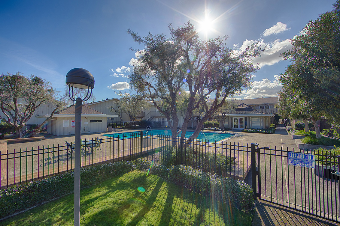 Swimming Pool (A) picture - 255 S Rengstorff Ave 134, Mountain View 94040