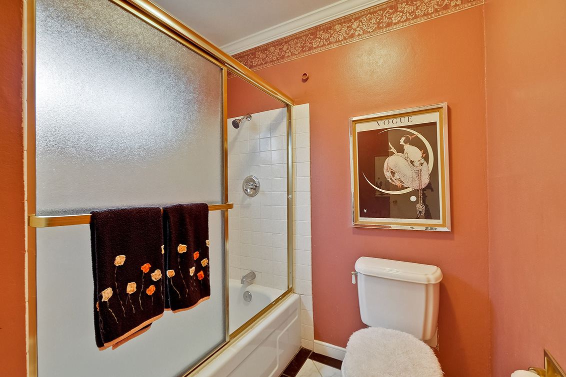Bathroom (C) Picture - 1475 Stone Creek Dr, San Jose 95132 Bathroom (C) picture - 1475 Stone Creek Dr, San Jose 95132