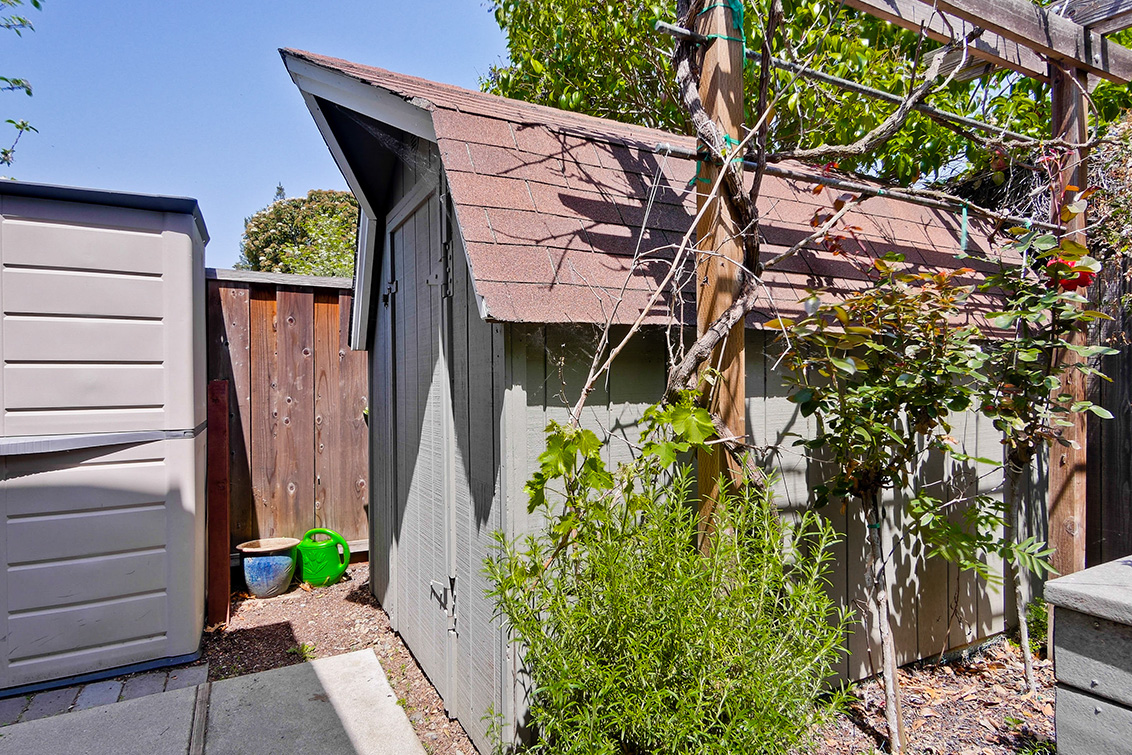 Backyard (M) Picture - 4237 Suzanne Dr, Palo Alto 94306 Backyard (M) picture - 4237 Suzanne Dr, Palo Alto 94306