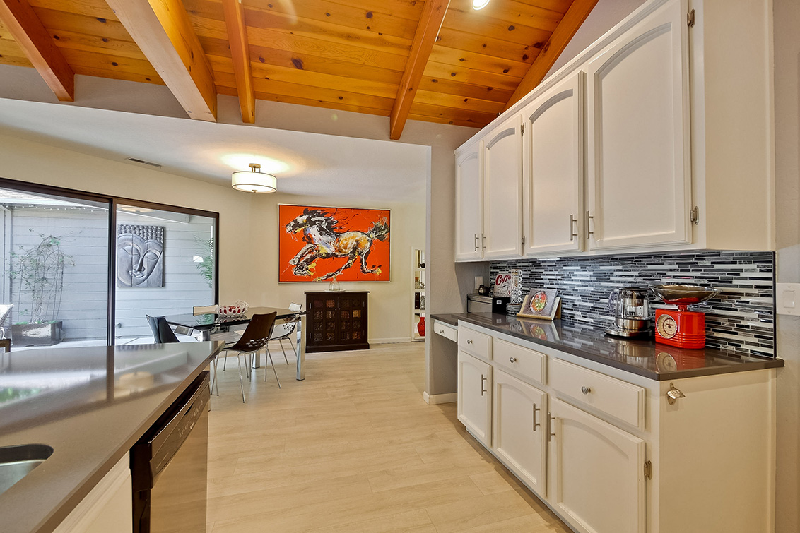 Kitchen (I) Picture - 4237 Suzanne Dr, Palo Alto 94306 Kitchen (I) picture - 4237 Suzanne Dr, Palo Alto 94306