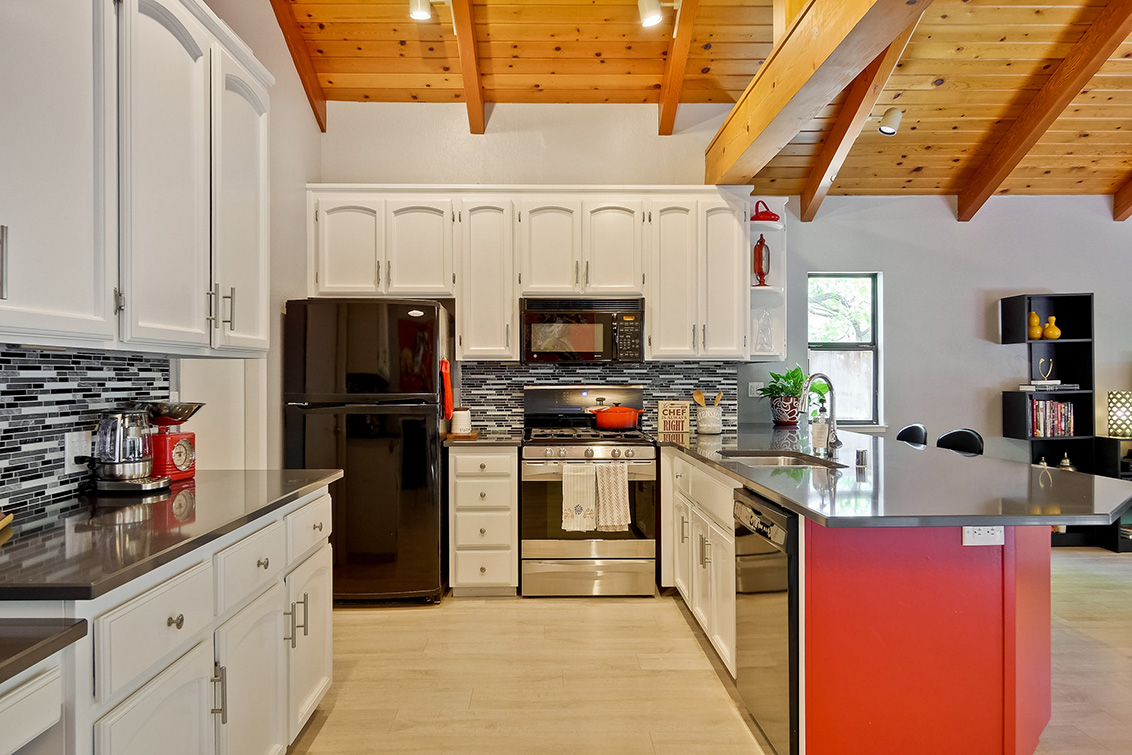 Kitchen (L) Picture - 4237 Suzanne Dr, Palo Alto 94306 Kitchen (L) picture - 4237 Suzanne Dr, Palo Alto 94306