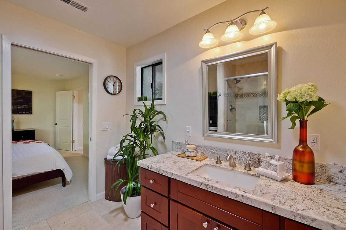 Master Bathroom (D) Picture - 4237 Suzanne Dr, Palo Alto 94306 Master Bathroom (D) picture - 4237 Suzanne Dr, Palo Alto 94306