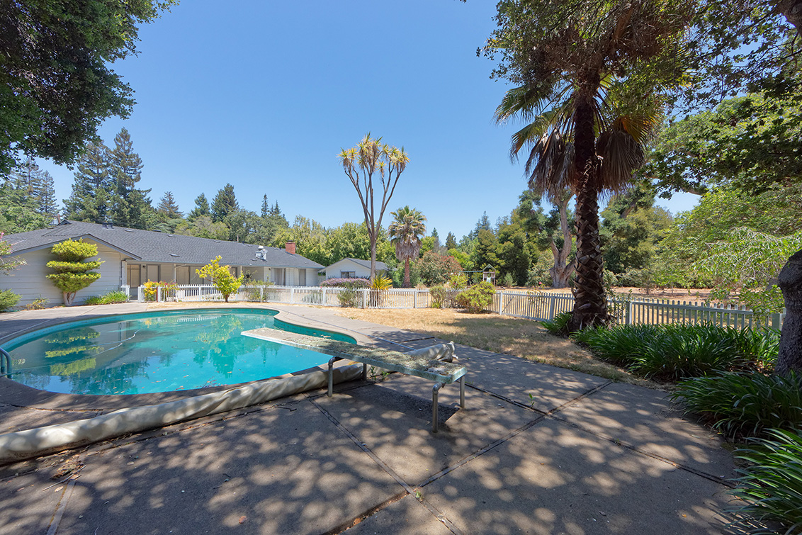 Swimming Pool (C) picture - 17 Tuscaloosa Ave, Atherton 94027