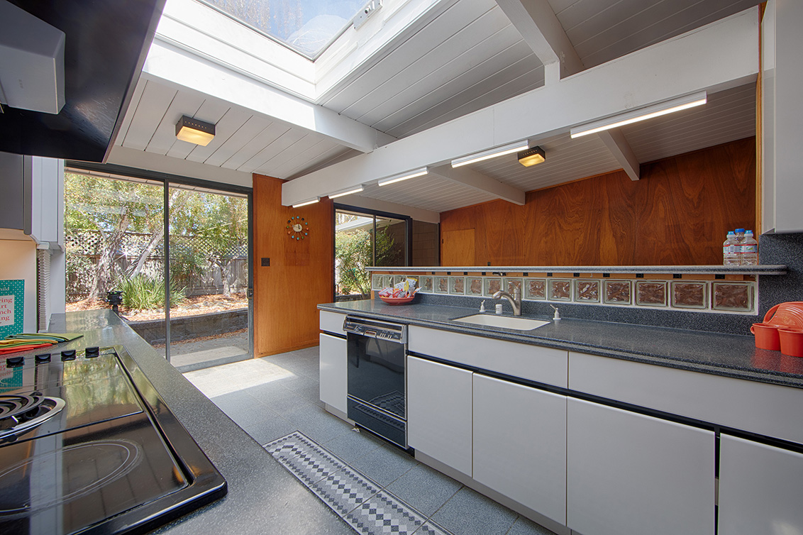 Kitchen (C) picture - 1624 Yorktown Rd, San Mateo 94402