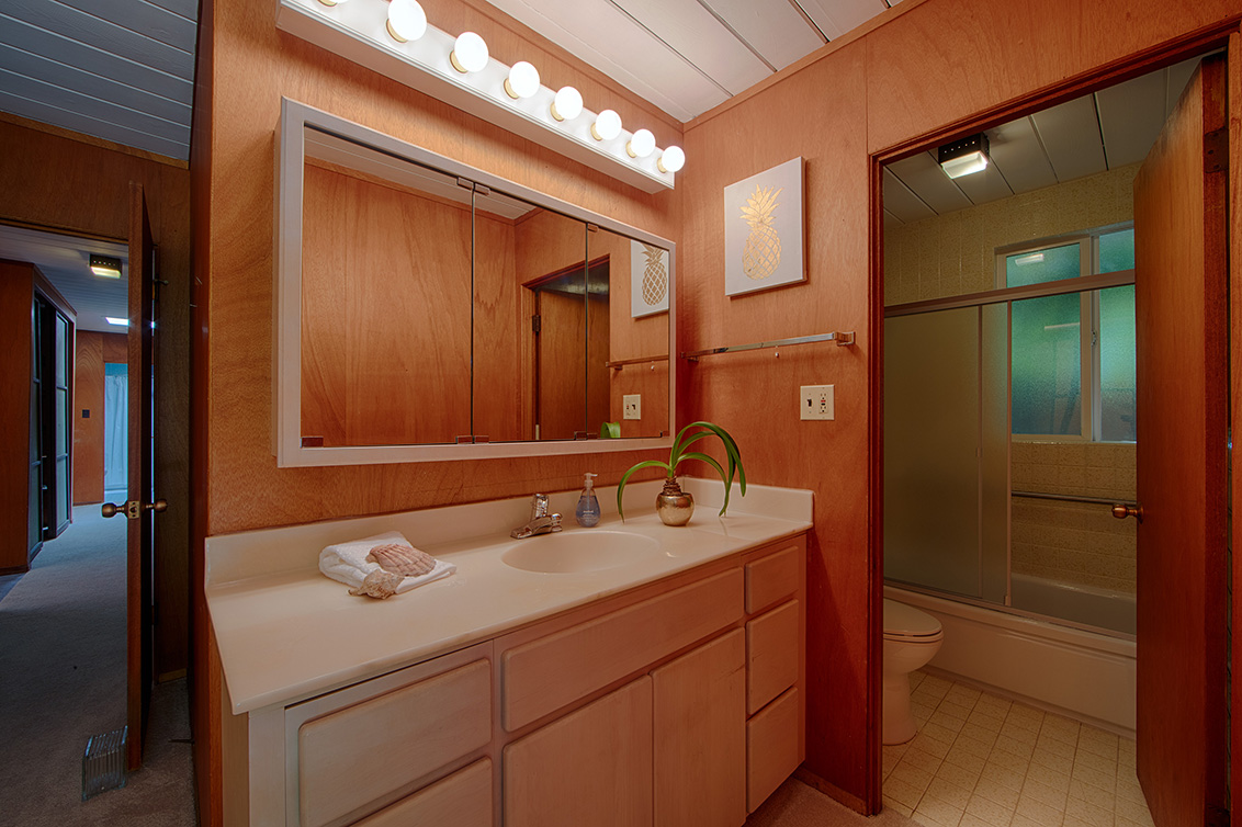 Master Bath (A) Picture - 1624 Yorktown Rd, San Mateo 94402 Master Bath (A) picture - 1624 Yorktown Rd, San Mateo 94402