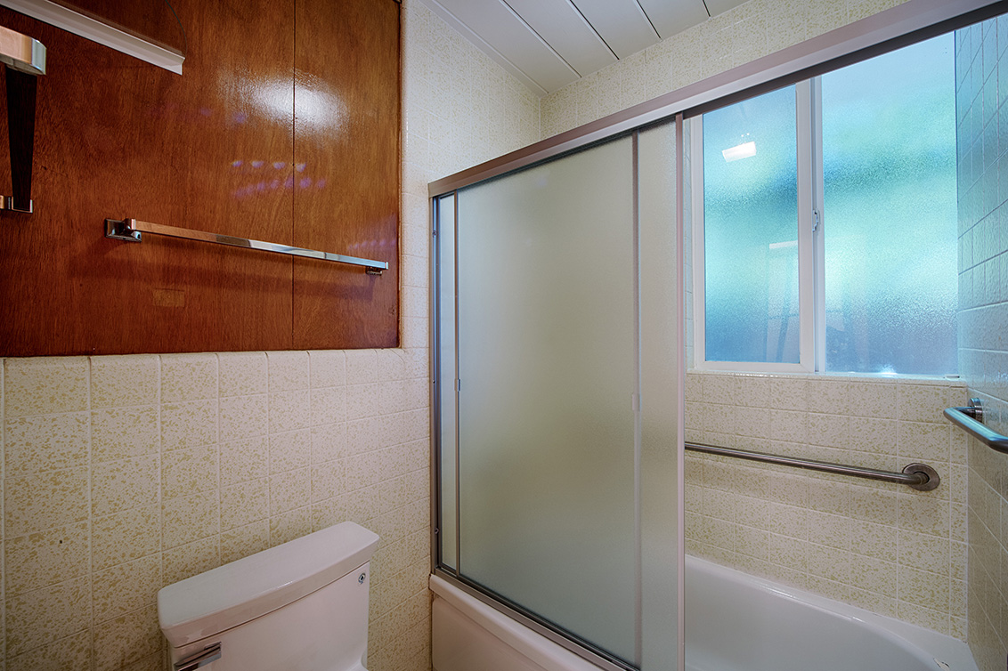 Master Bath (B) Picture - 1624 Yorktown Rd, San Mateo 94402 Master Bath (B) picture - 1624 Yorktown Rd, San Mateo 94402
