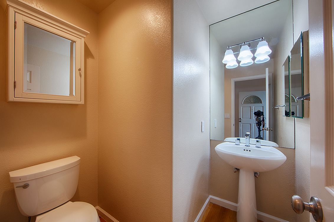 Half Bath (A) Picture - 800 E Charleston Rd 15, Palo Alto 94303 Half Bath (A) picture - 800 E Charleston Rd 15, Palo Alto 94303