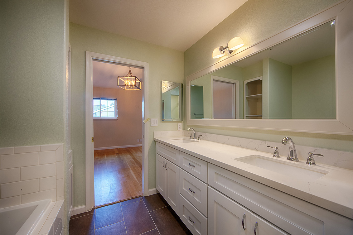 Master Bath (A) Picture - 800 E Charleston Rd 15, Palo Alto 94303 Master Bath (A) picture - 800 E Charleston Rd 15, Palo Alto 94303