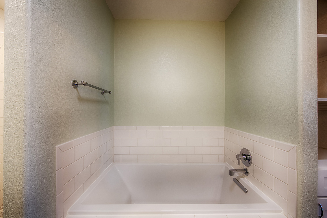 Master Bath (B) Picture - 800 E Charleston Rd 15, Palo Alto 94303 Master Bath (B) picture - 800 E Charleston Rd 15, Palo Alto 94303