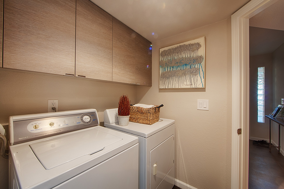 Laundry (A) picture - 365 Forest Ave 5b, Palo Alto 94301