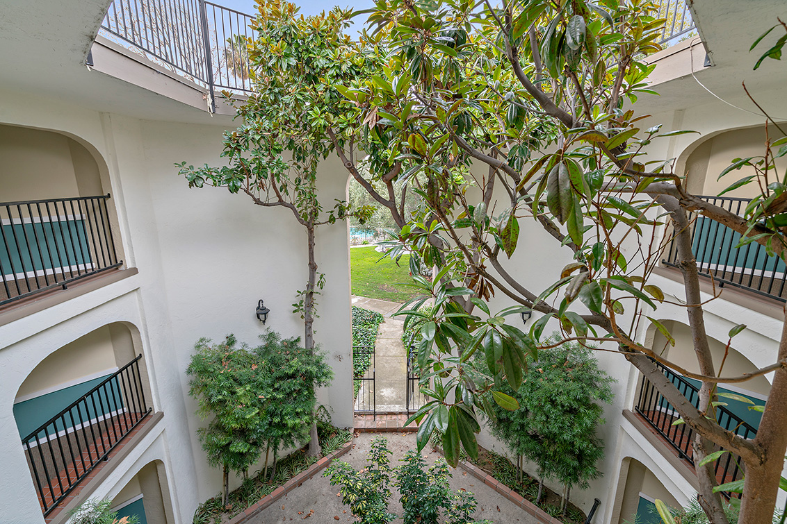 Courtyard (A) picture - 1720 Halford Ave 327, Santa Clara 95051