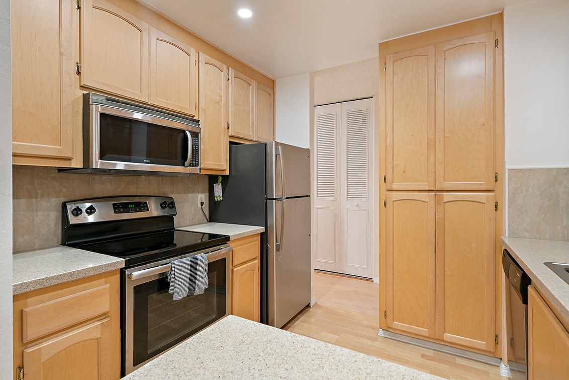 Kitchen (B) picture - 1720 Halford Ave 327, Santa Clara 95051