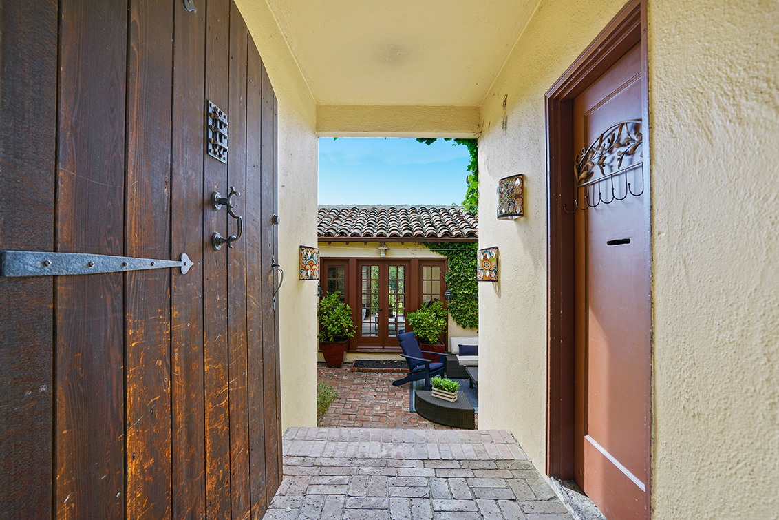 Patio (B) picture - 30 Hilltop Dr, San Carlos 94070
