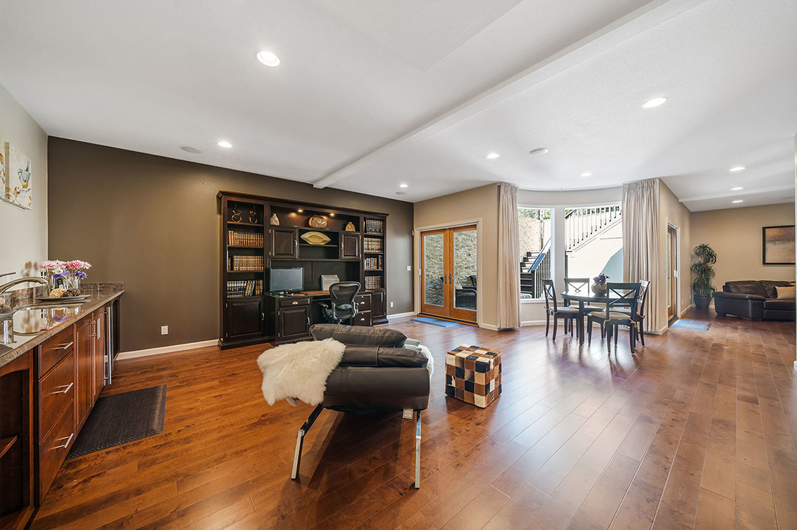 Family Room (A) Picture - 530 Irven Ct, Palo Alto 94306 Family Room (A) picture - 530 Irven Ct, Palo Alto 94306