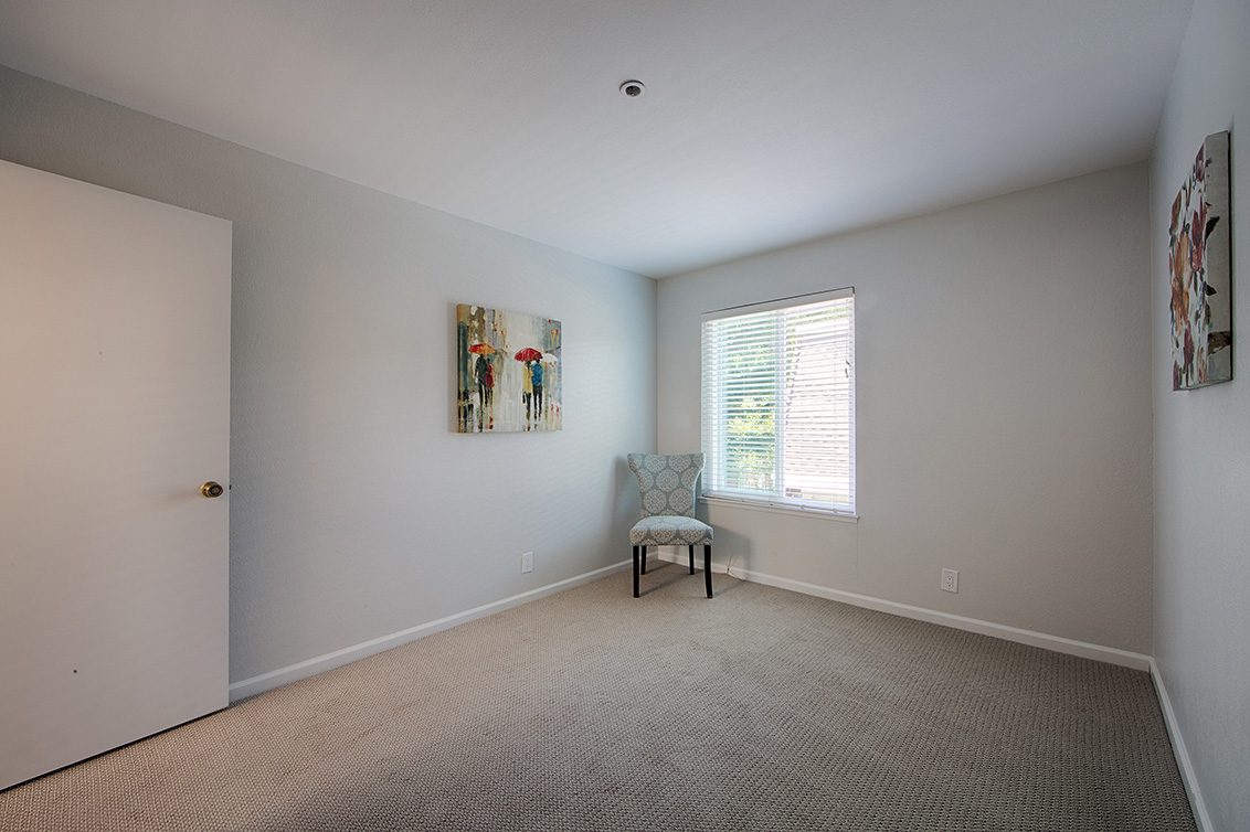 Bedroom 3 (B) picture - 1459 Kentfield Ave, Redwood City 94061