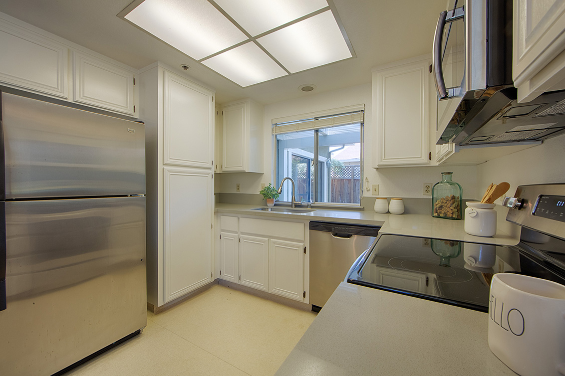Kitchen - 1459 Kentfield Ave, Redwood City 94061