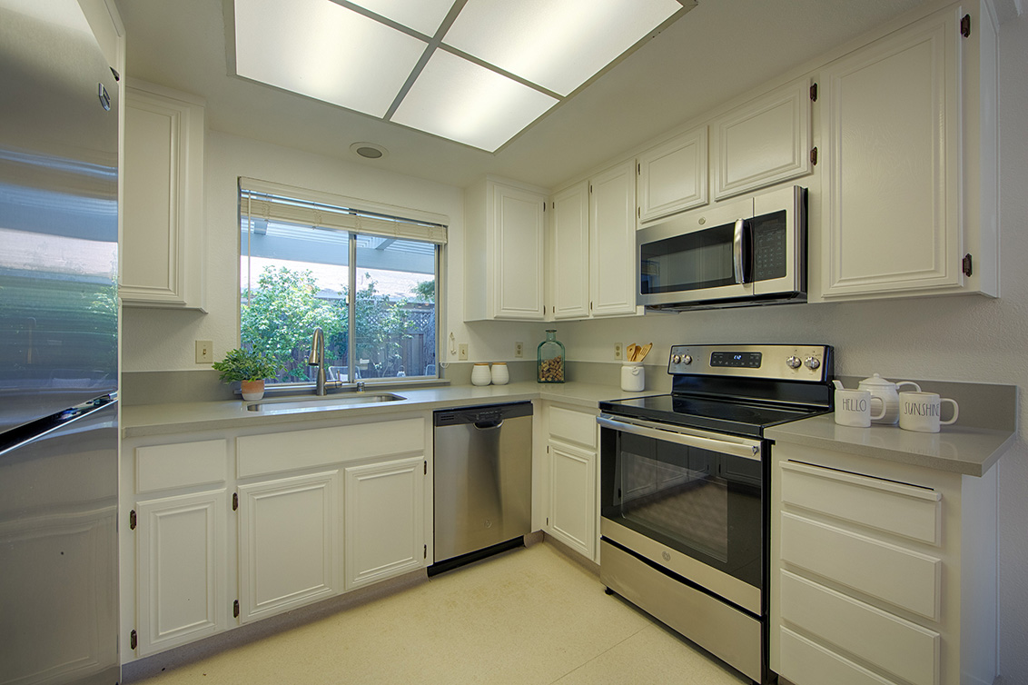 Kitchen (B) picture - 1459 Kentfield Ave, Redwood City 94061