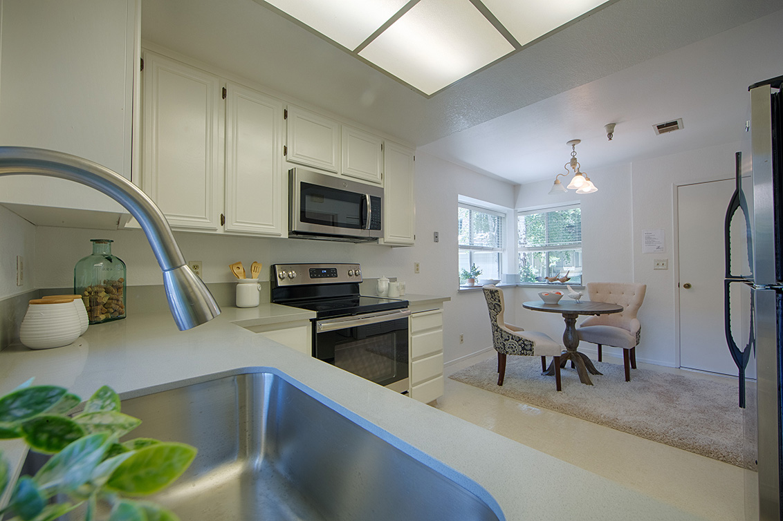 Kitchen (C) picture - 1459 Kentfield Ave, Redwood City 94061
