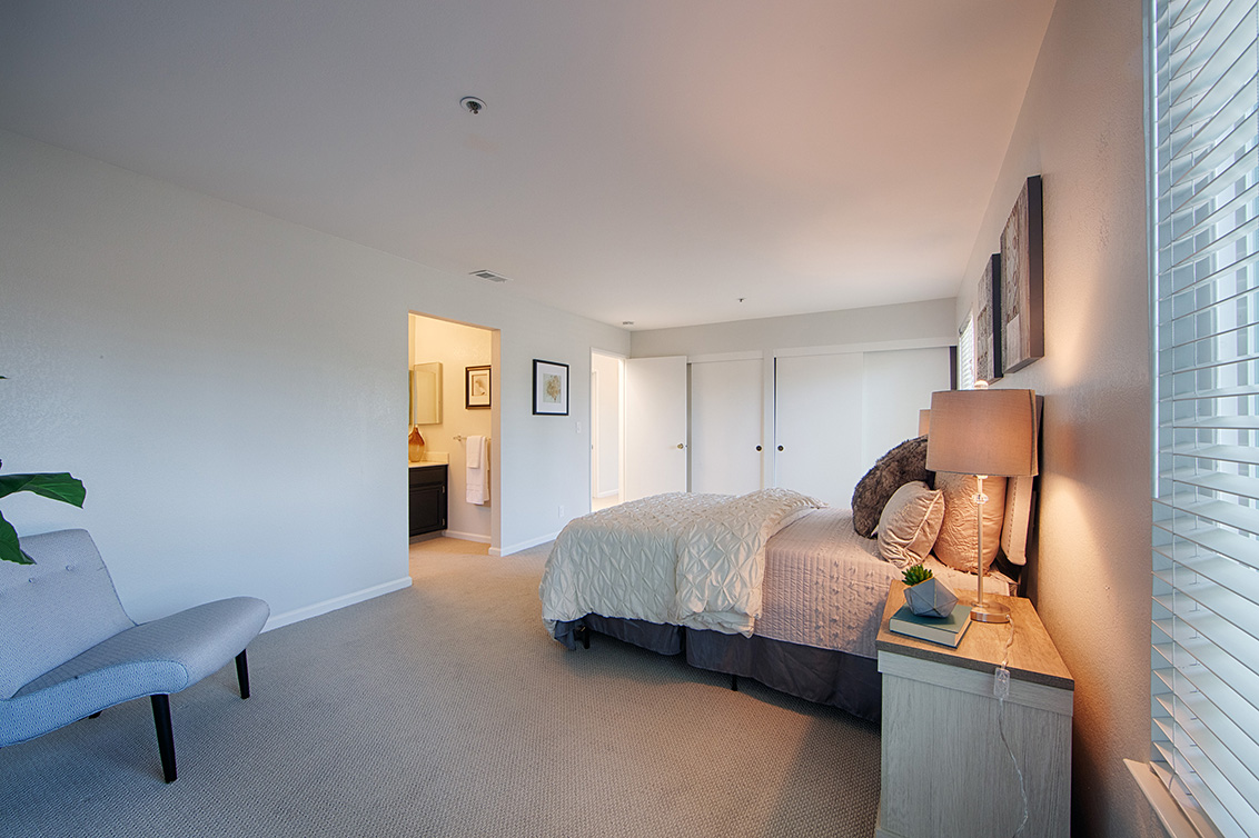 Master Bedroom (C) picture - 1459 Kentfield Ave, Redwood City 94061