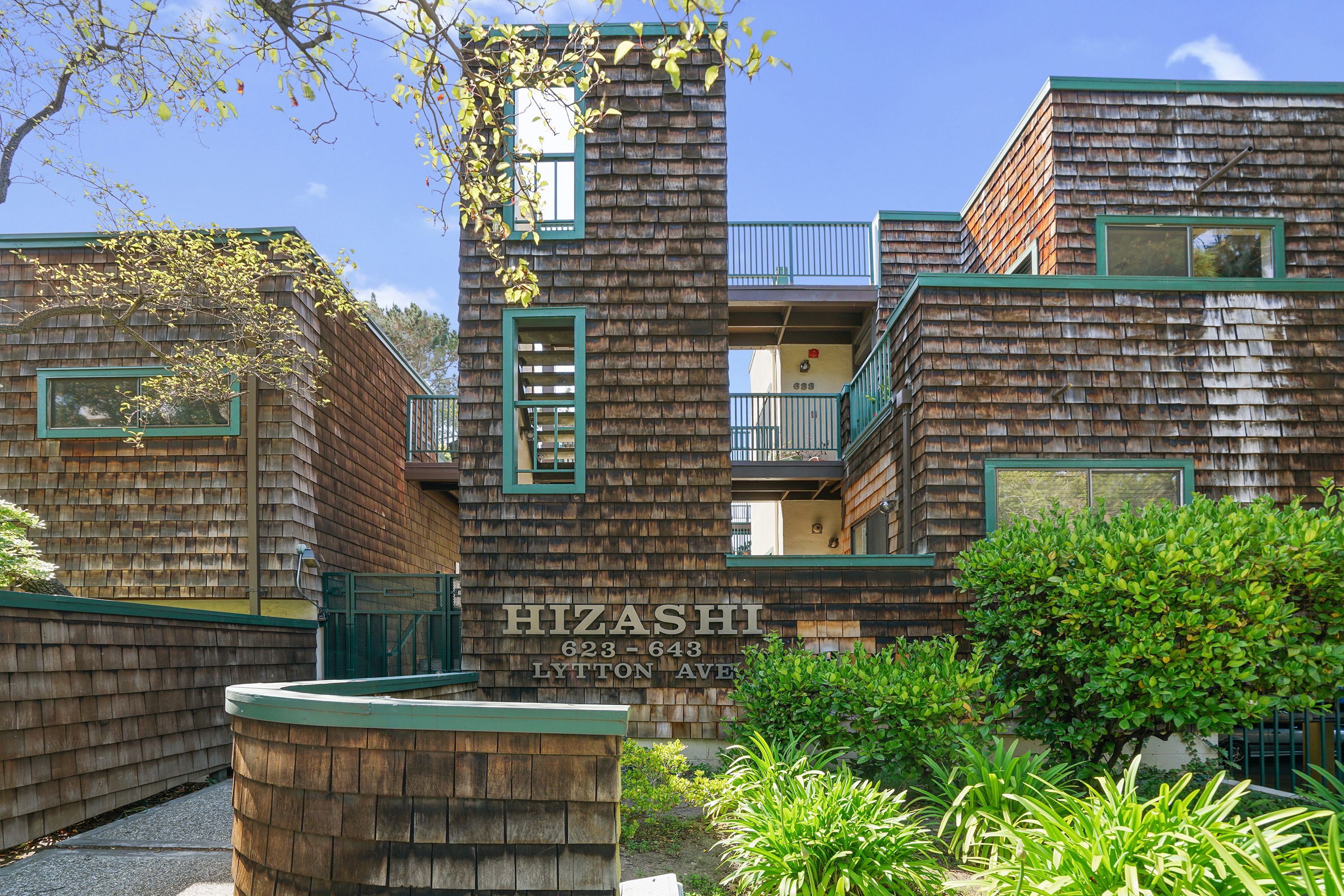 Lytton Ave - Downtown Neighborhood