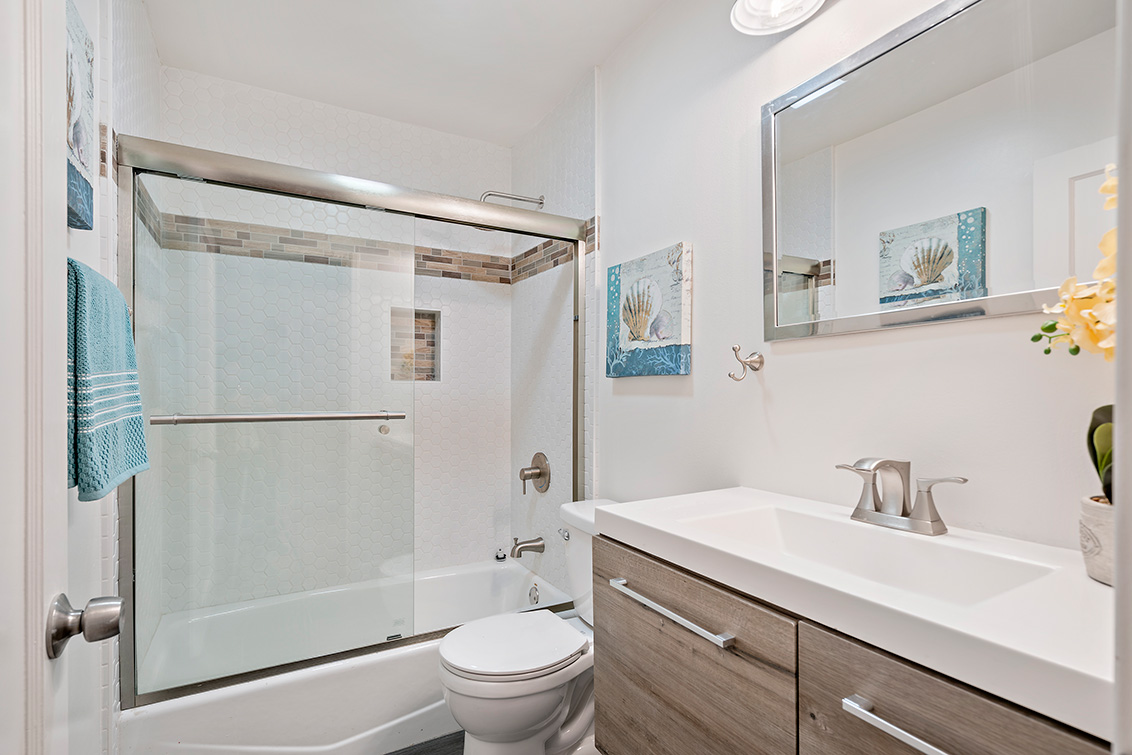 Bathroom 2 (A) Picture - 1585 Newhall St, Santa Clara 95050 Bathroom 2 (A) picture - 1585 Newhall St, Santa Clara 95050
