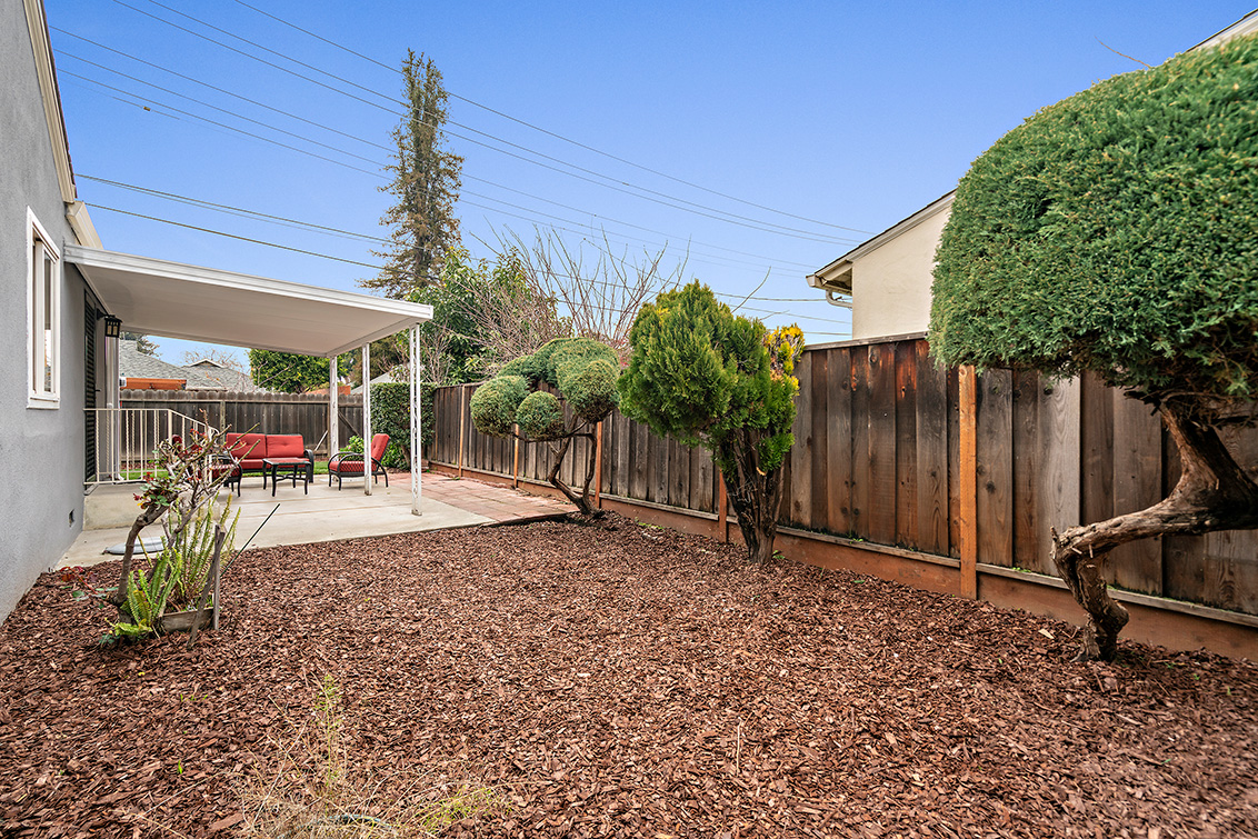 Side Yard (C) picture - 1585 Newhall St, Santa Clara 95050