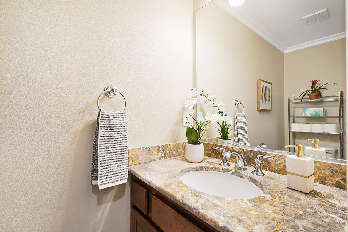 Half Bath (A) picture - 2214 Raspberry Ln, Mountain View 94043