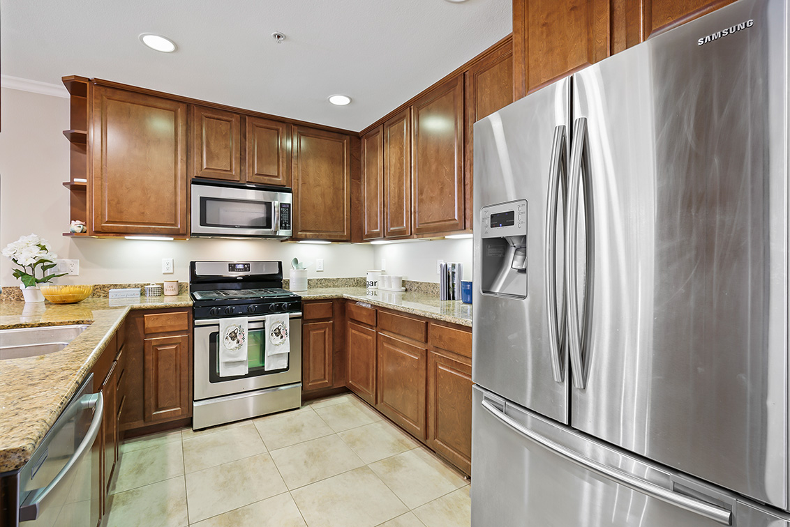 Kitchen - 2214 Raspberry Ln, Mountain View 94043