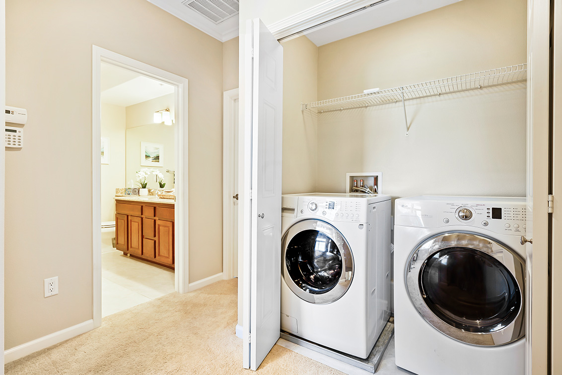 Laundry (A) picture - 2214 Raspberry Ln, Mountain View 94043