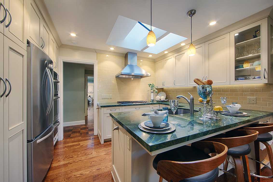 Kitchen (B) Picture - 520 Rhodes Dr, Palo Alto 94303 Kitchen (B) picture - 520 Rhodes Dr, Palo Alto 94303