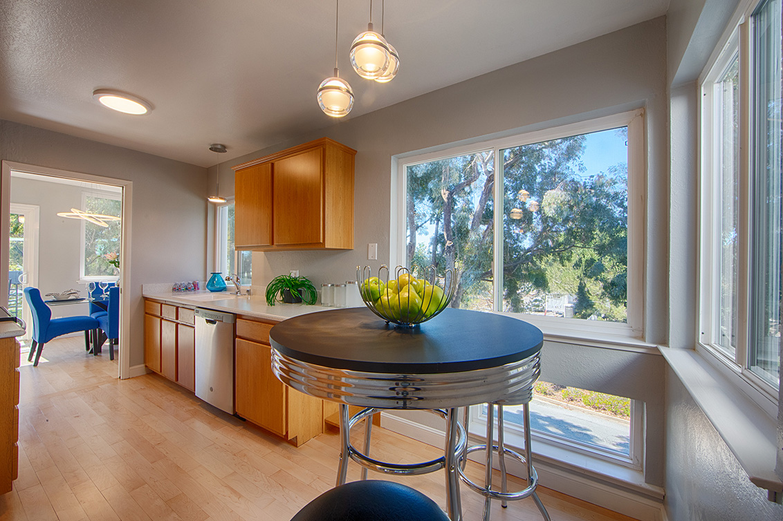 Breakfast Area (B) picture - 1017 Shell Blvd 12, Foster City 94404