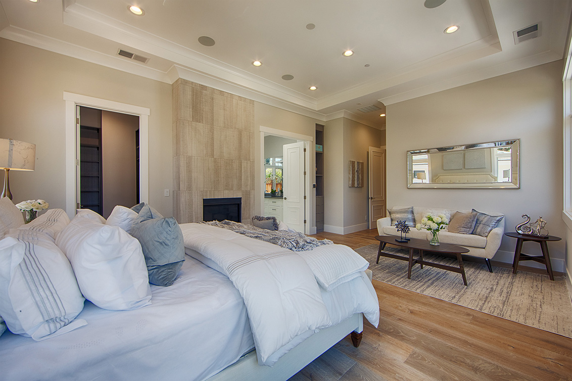 Master Bedroom (C) picture - 686 Spargur Dr, Los Altos 94022