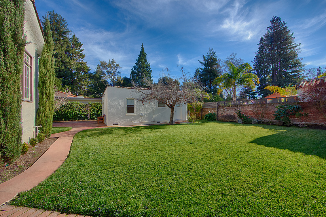 Backyard (A) Picture - 1130 University Ave, Palo Alto 94301 Backyard (A) picture - 1130 University Ave, Palo Alto 94301