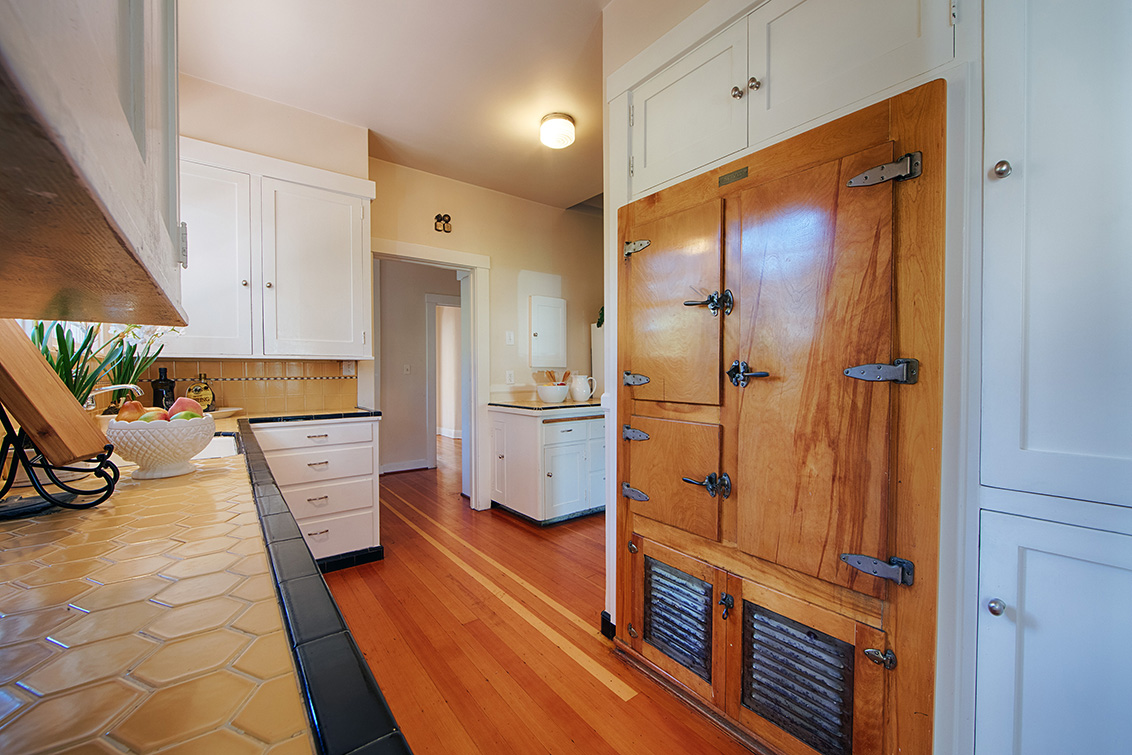 Kitchen (B) Picture - 1130 University Ave, Palo Alto 94301 Kitchen (B) picture - 1130 University Ave, Palo Alto 94301