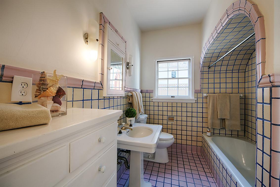 Master Bath (A) picture - 1130 University Ave, Palo Alto 94301