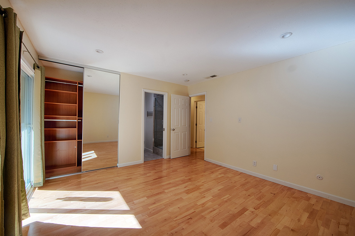 Master Bedroom (C) Picture - 10584 White Fir Ct, Cupertino 95014 Master Bedroom (C) picture - 10584 White Fir Ct, Cupertino 95014