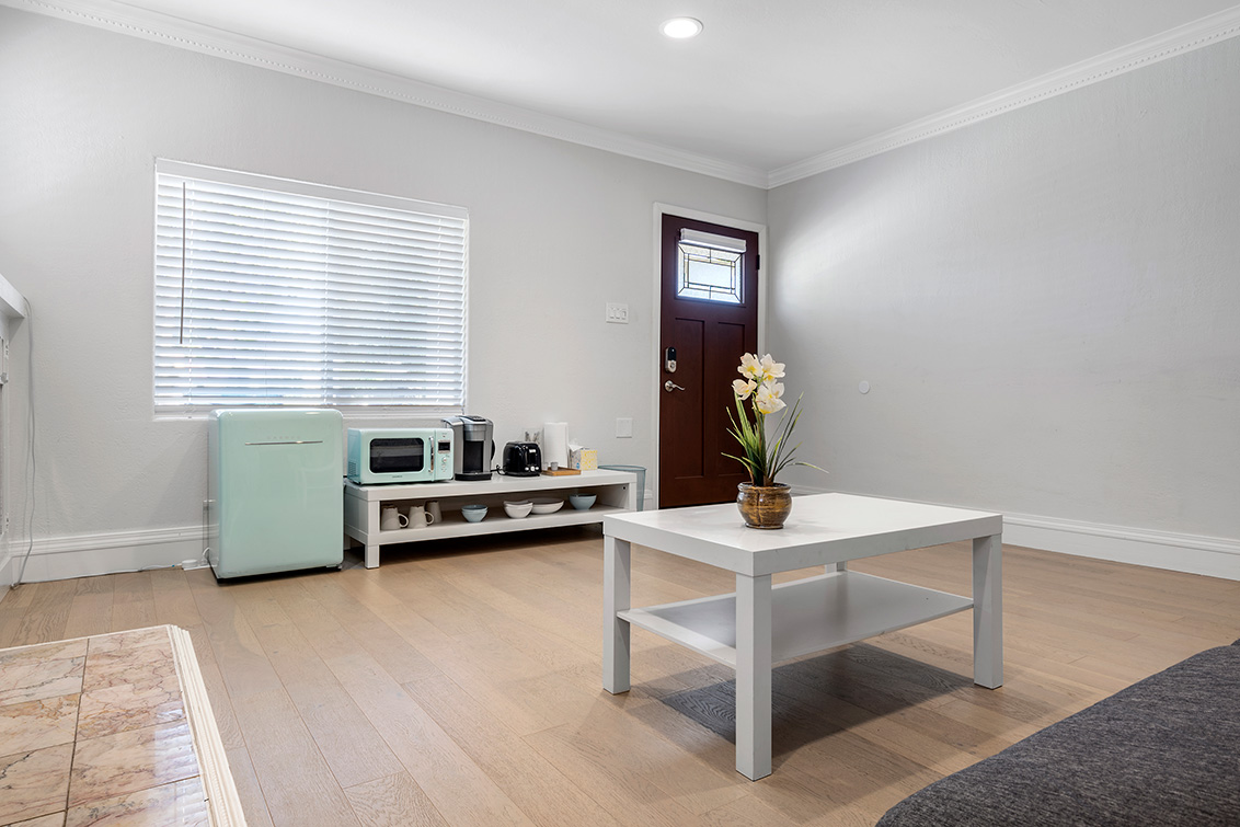 Living Room (C) picture - 126 E Humboldt St, San Jose 95112