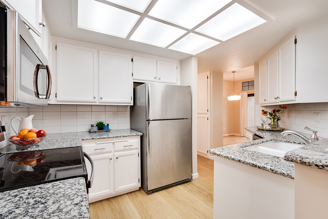 Kitchen (C) picture - 452 Mountain Laurel Ct, Mountain View 94043