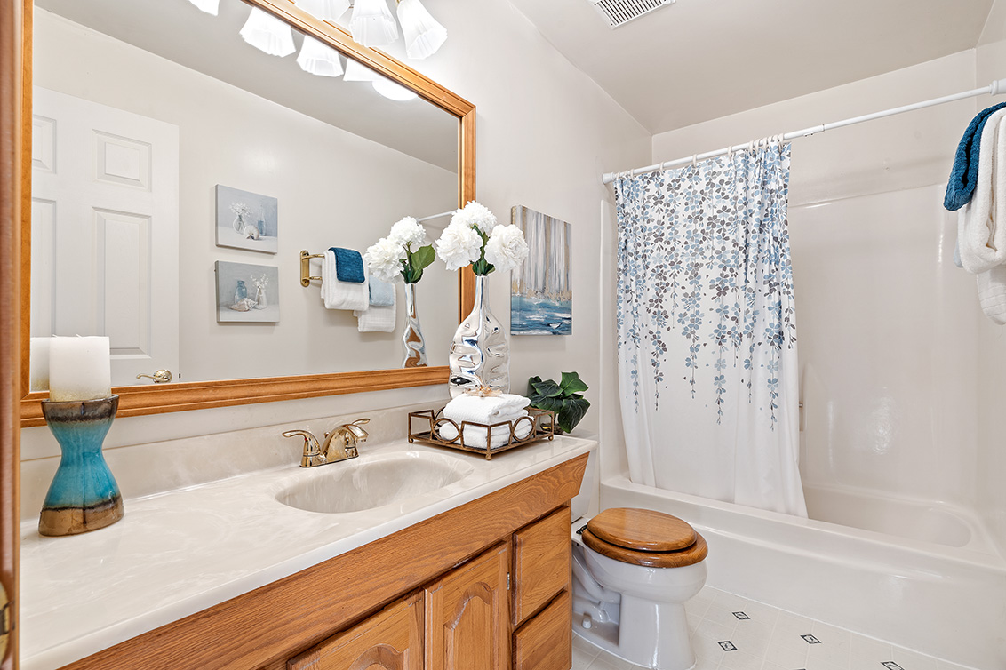 Bathroom 2 (A) Picture - 365 Quay Ln, Redwood Shores 94065 Bathroom 2 (A) picture - 365 Quay Ln, Redwood Shores 94065