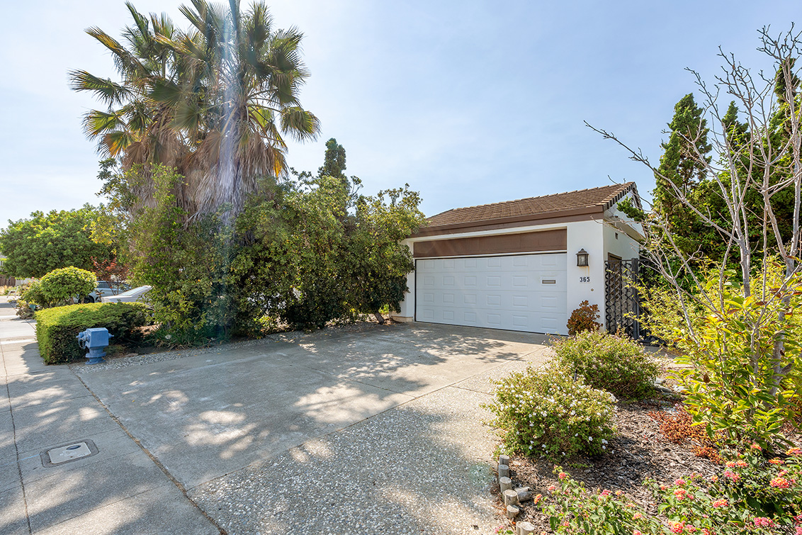 Garage (B) Picture - 365 Quay Ln, Redwood Shores 94065 Garage (B) picture - 365 Quay Ln, Redwood Shores 94065