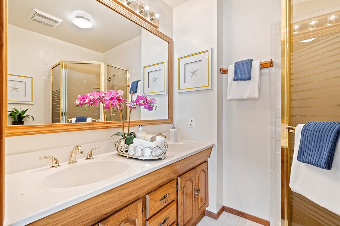 Master Bath (A) Picture - 365 Quay Ln, Redwood Shores 94065 Master Bath (A) picture - 365 Quay Ln, Redwood Shores 94065