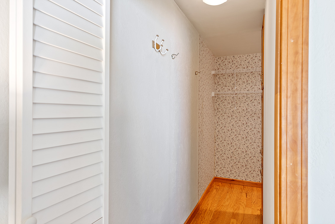 Master Closet (B) Picture - 365 Quay Ln, Redwood Shores 94065 Master Closet (B) picture - 365 Quay Ln, Redwood Shores 94065