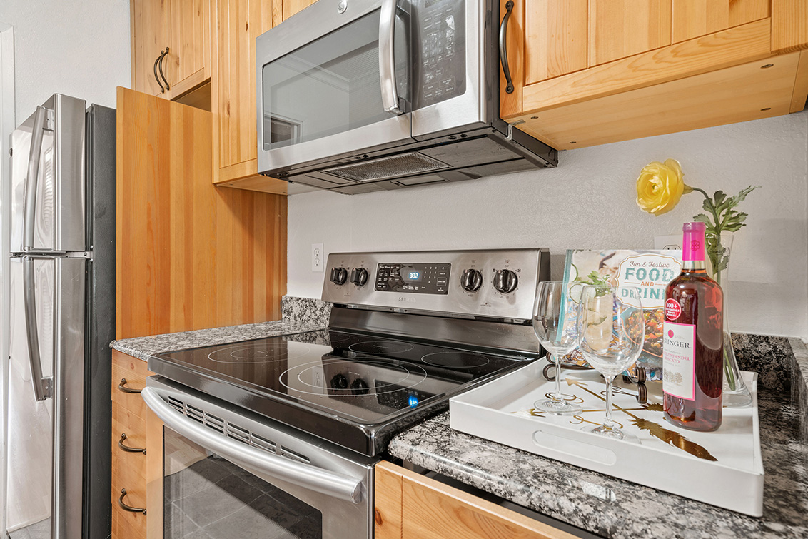 Kitchen (B) picture - 765 San Antonio Rd 56, Palo Alto 94303
