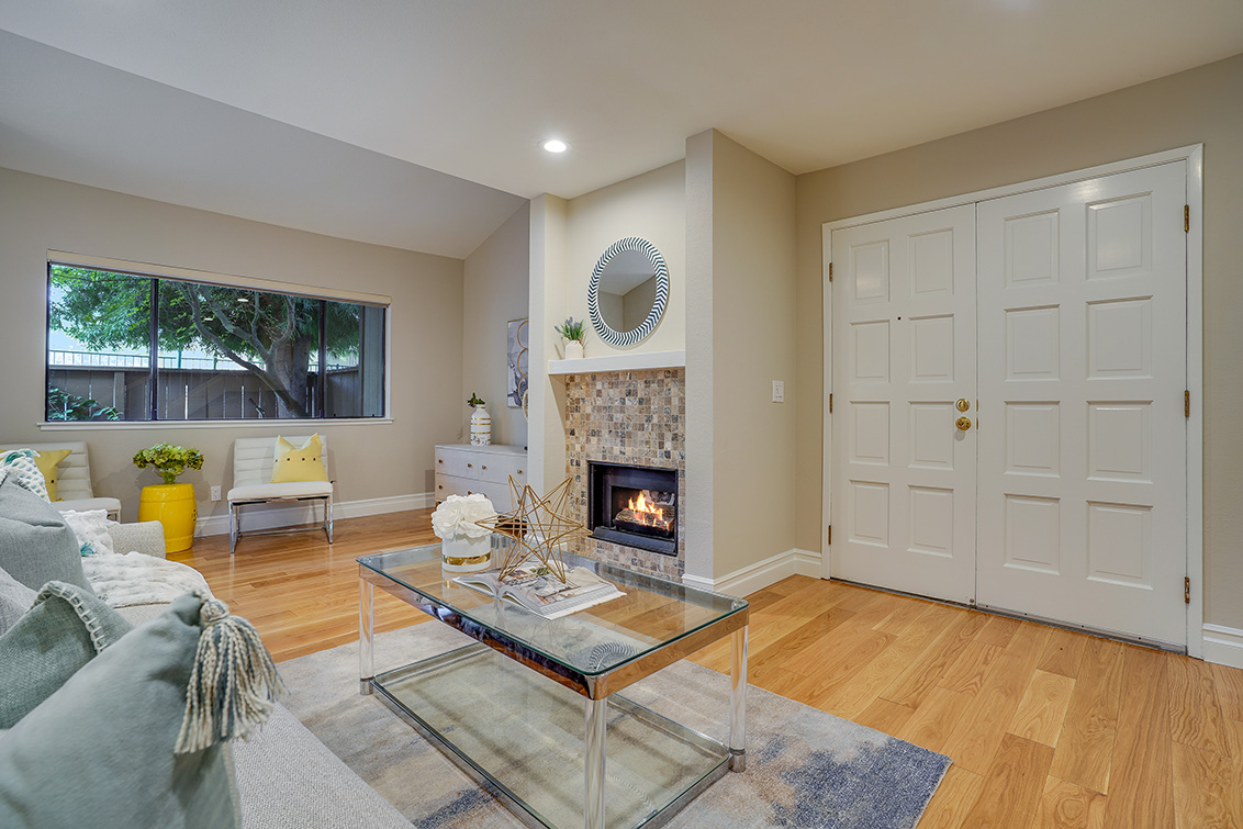 Living Room (B) picture - 49 Showers Dr F433, Mountain View 94040