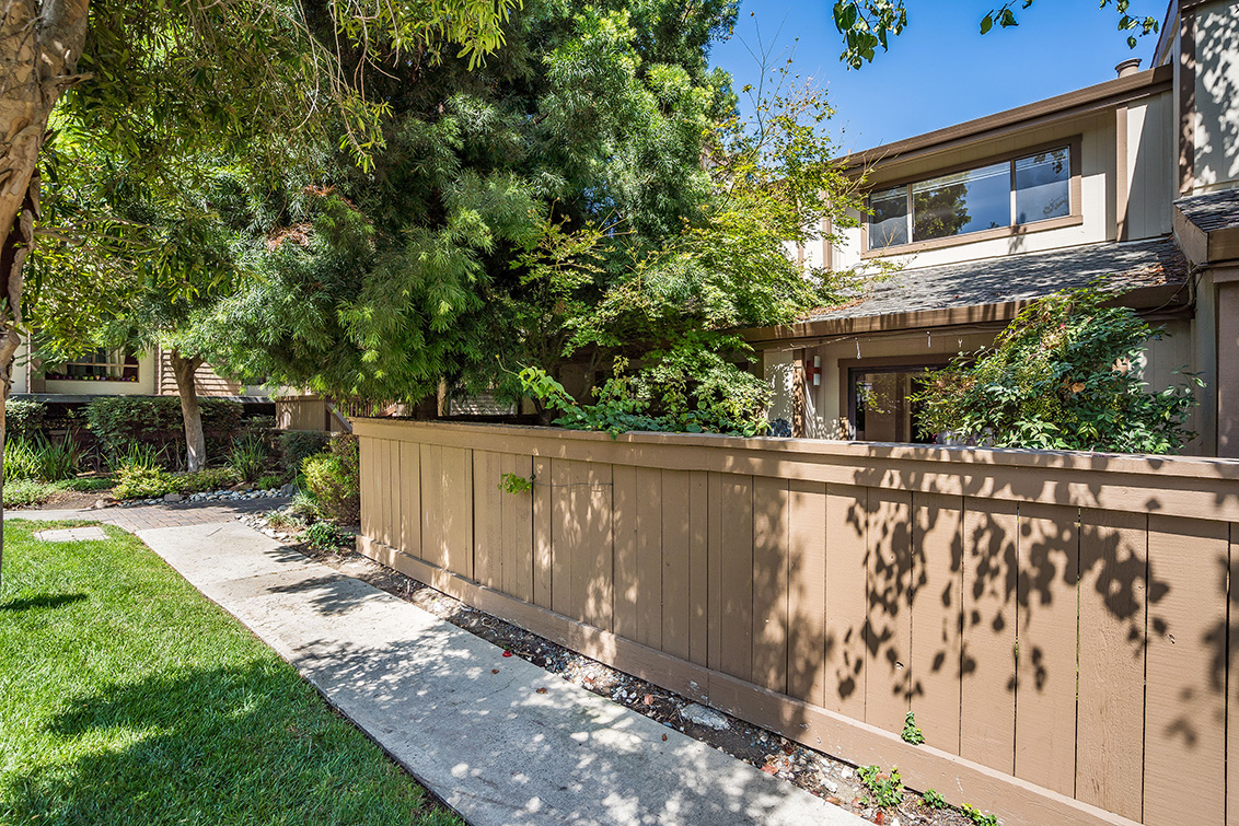 Showers Dr 49 F433 (C) picture - 49 Showers Dr F433, Mountain View 94040