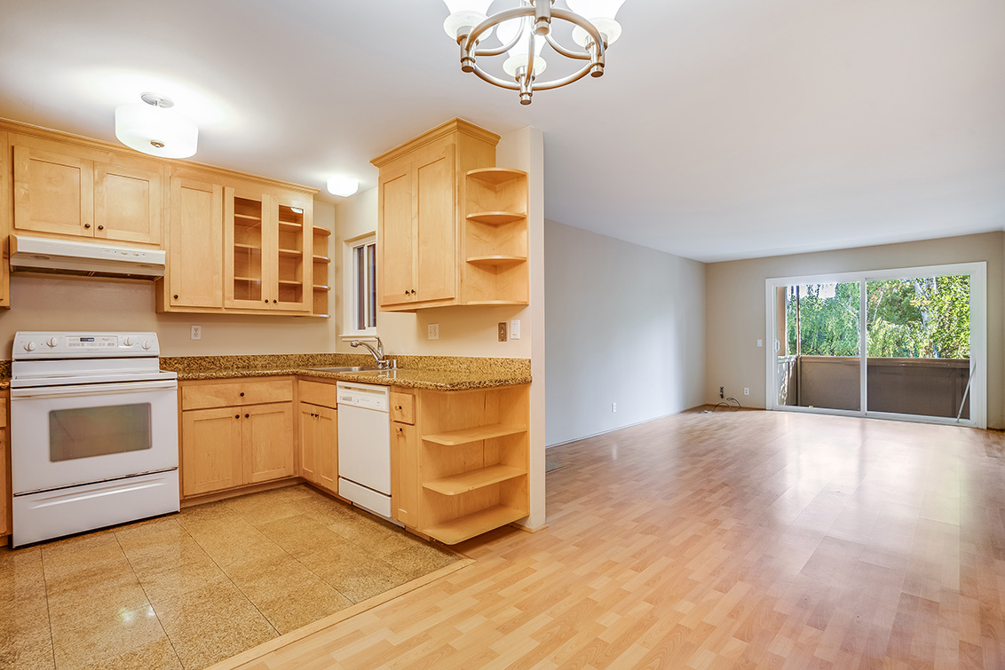Dining Kitchen (B) Picture - 2450 W Bayshore Rd 9, Palo Alto 94303 Dining Kitchen (B) picture - 2450 W Bayshore Rd 9, Palo Alto 94303