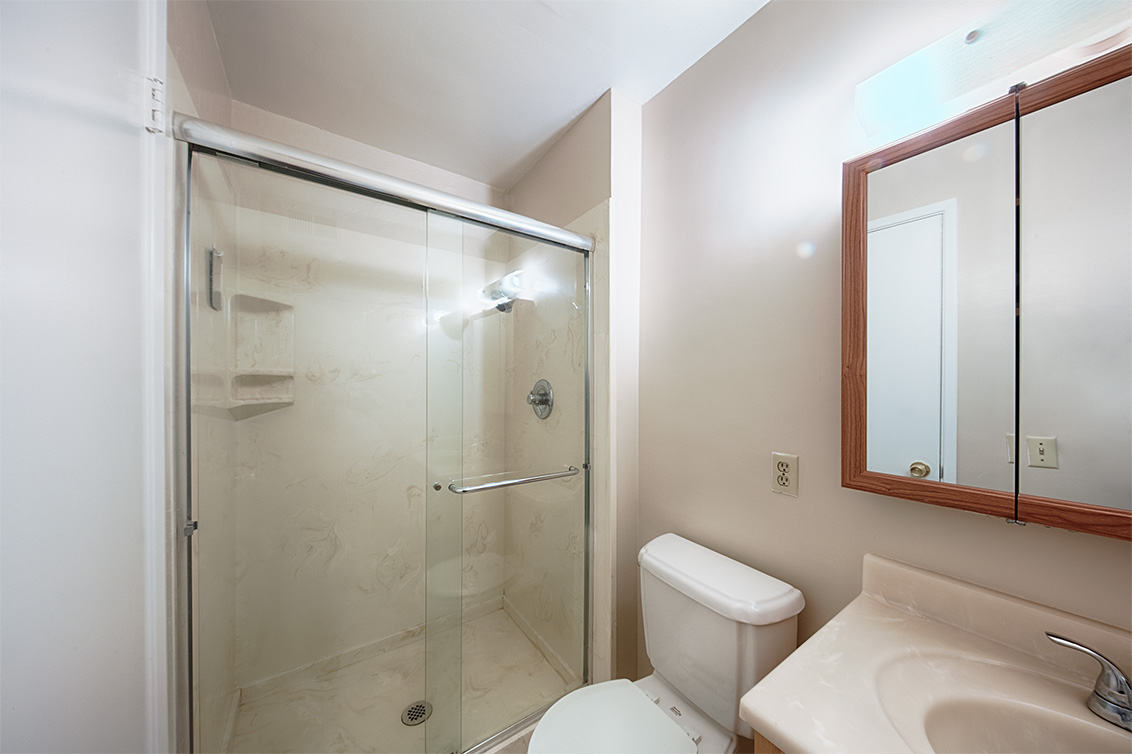 Master Bath (C) picture - 2450 W Bayshore Rd 9, Palo Alto 94303