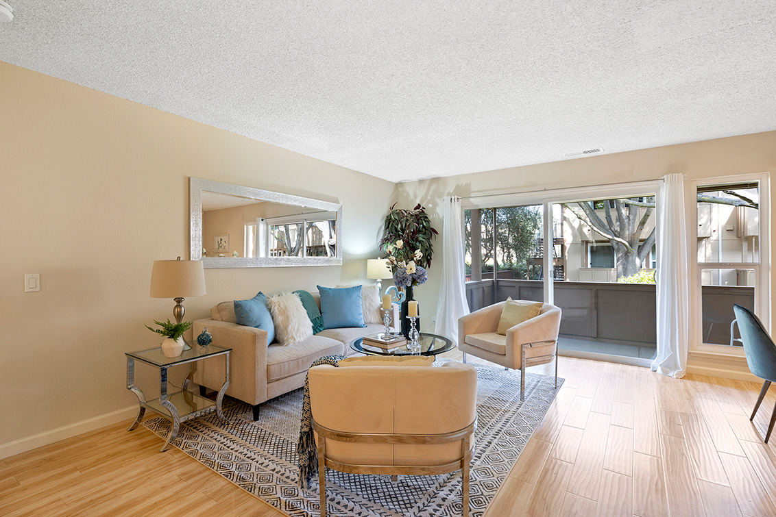 Living Room (C) picture - 2456 W Bayshore Rd 9, Palo Alto 94303